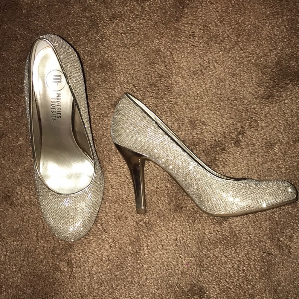 Dust Gold Heels